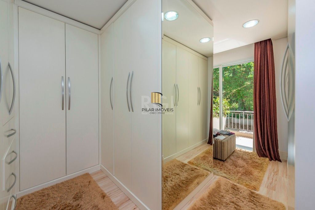 Casa para comprar Com 4 dormitórios , 431 m²- Três Figueiras - Porto Alegre/RS