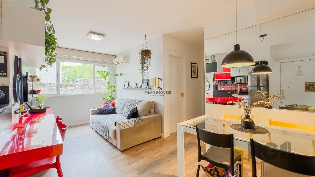 Apartamento a venda no bairro Passo da Areia com dois dormitórios.