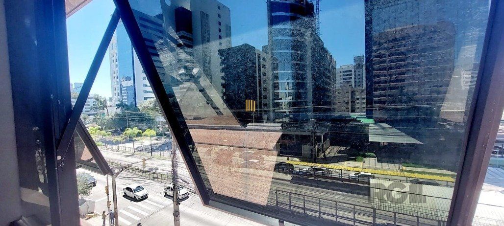 Sala para comprar na avenida Carlos Gomes  no Bairro Boa Vista