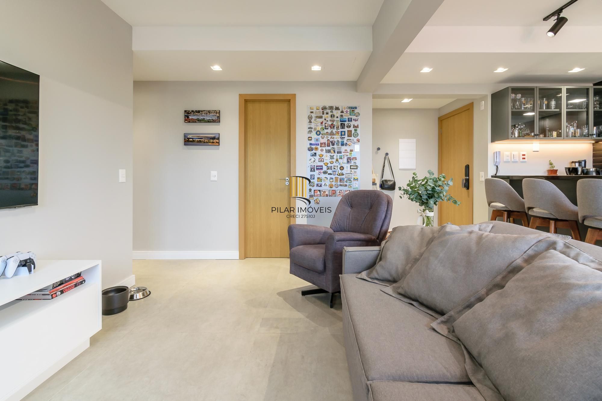 Apartamento com 2 dormitórios, 75m2 à venda no bairro farropilha