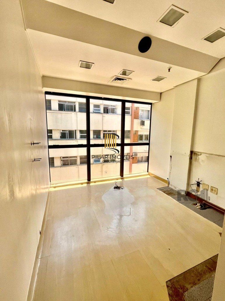 Sala à venda - 47,7m² - Bairro Auxiliadora em Porto Alegre - R$296.000,00
