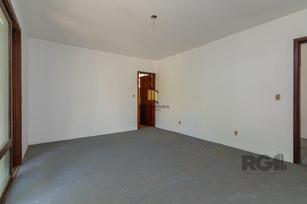 Casa/sobrado para Comprar com 4 dormitórios no bairro  Chácara das Pedras.