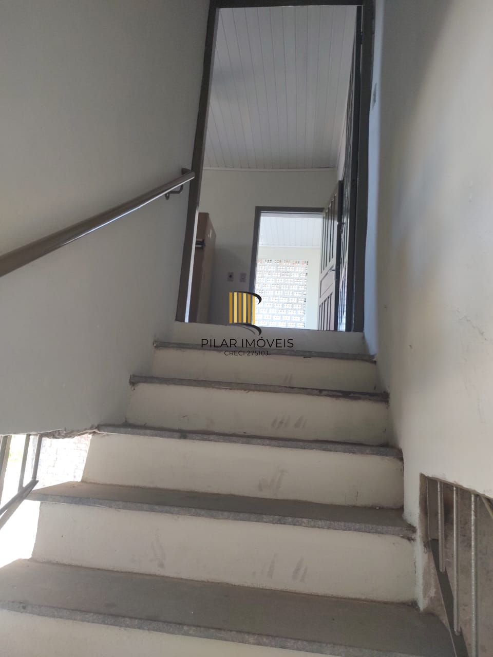 Vende Casa Comercial com deposito nos fundos, 289,80m²