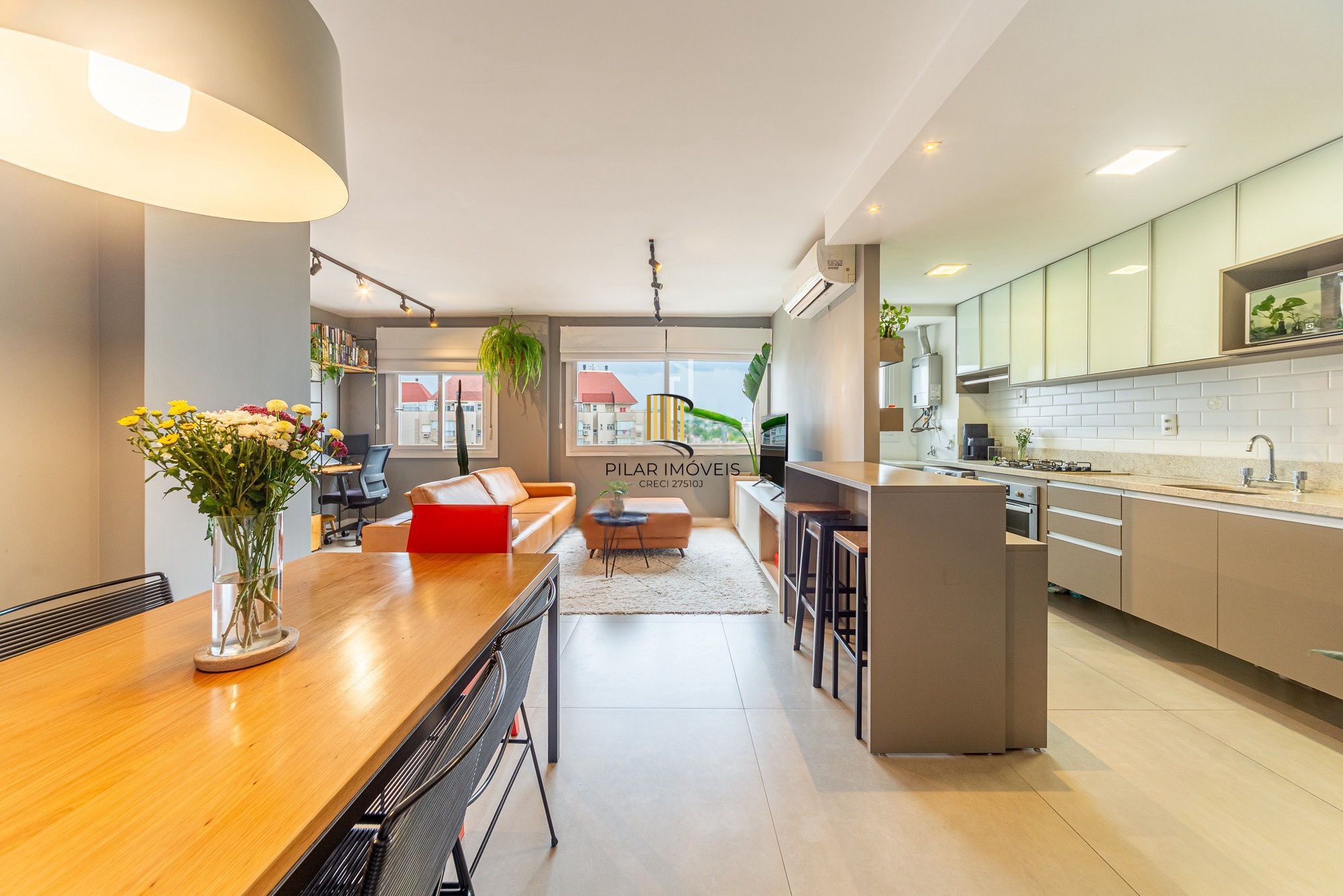 Apartamento mobiliado 60m² | 1 dormitório | Andar alto | Vista livre | 1 vaga