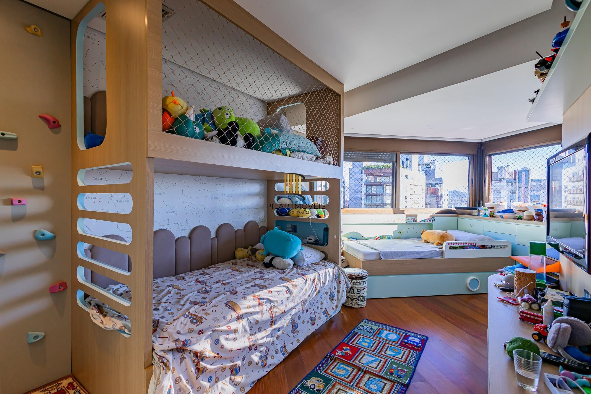 Sofisticação e Conforto em Petrópolis – 231,51m² privativos, 3 dormitórios (1 suíte master) + 3 vagas
