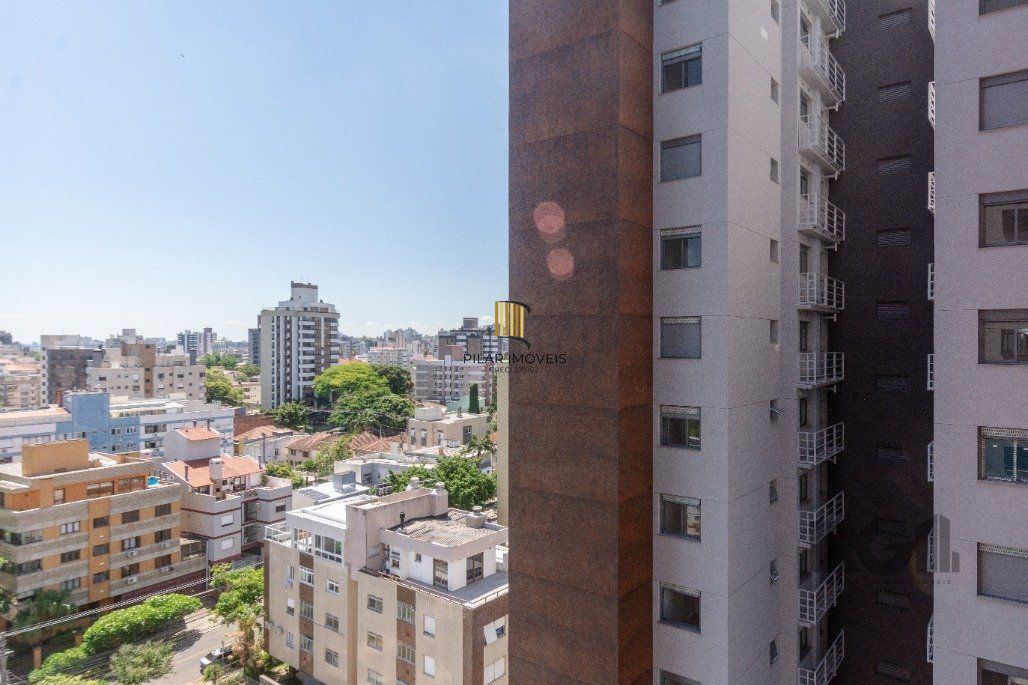 Apto de 3 suítes, andar alto, 115m² privativos com lavabo, cozinha americana e churrasqueira.