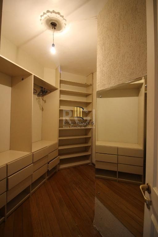 Casa para comprar com 4 dormitórios, 458 m² - Chácara das Pedras - Porto Alegre
