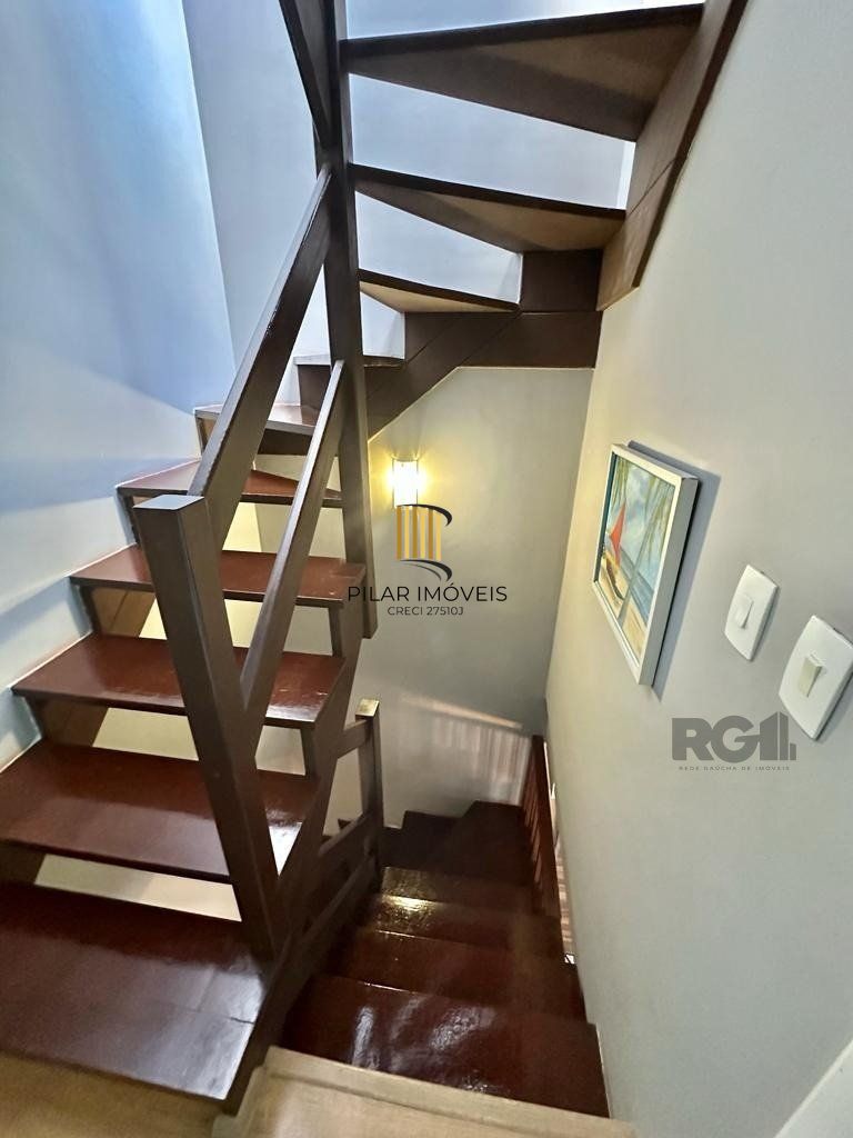 Casa em Condomínio para Comprar no bairro Pedra Redonda com 4 suítes