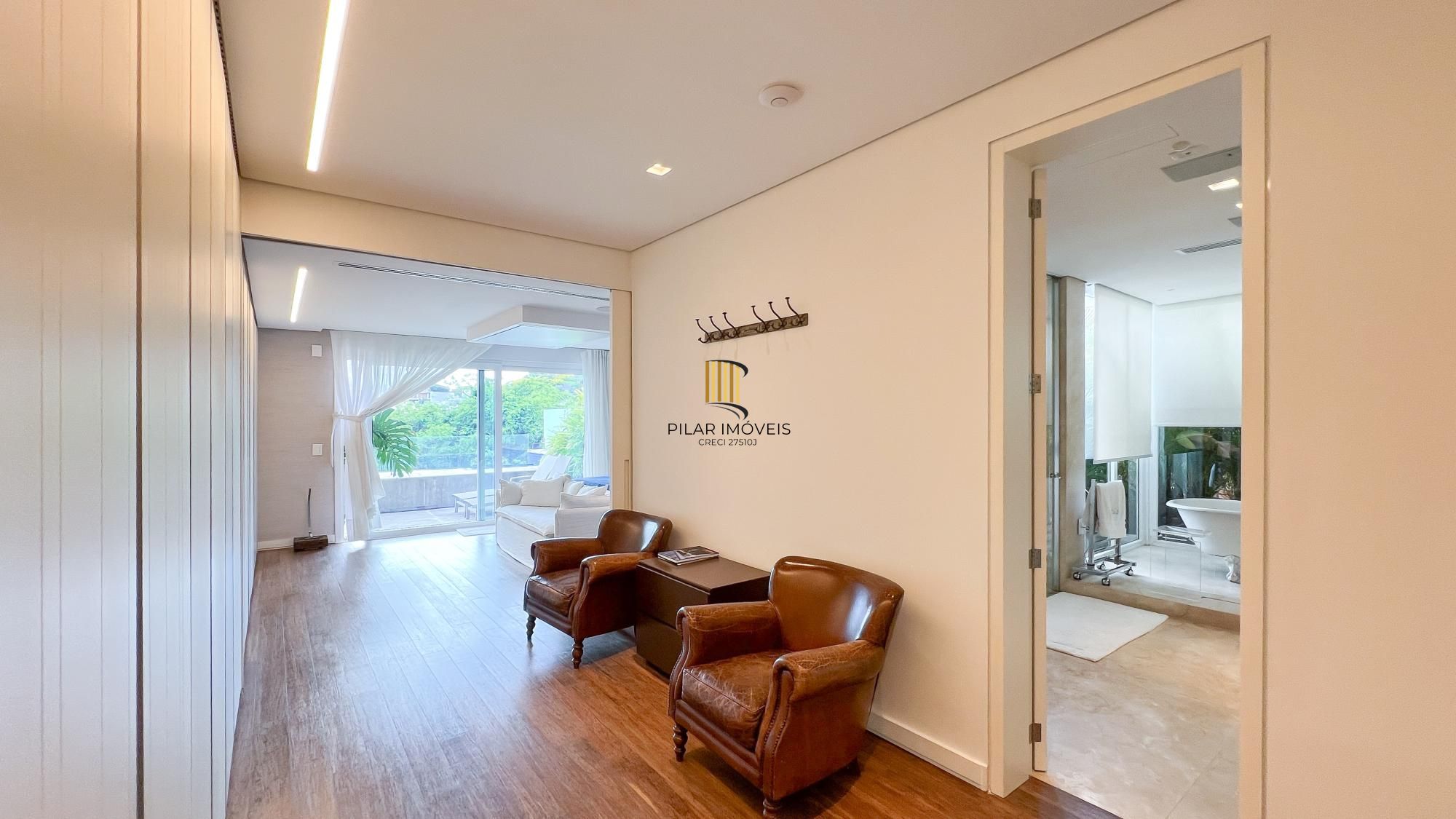 Mansão Suspensa Mobiliada no Las Piedras com piscina e vista para a mata nativa