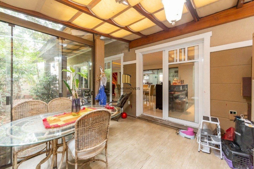 vende exelente casa com 442m² , 4 dormitórios Suíte, garagem para 4 carros