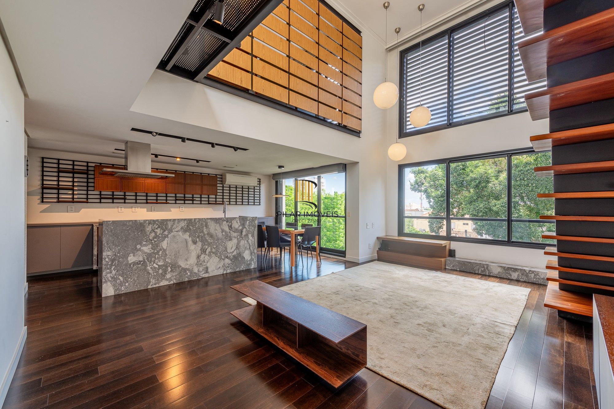 Cobertura com 115m² e 2 dormitórios, 2 suítes, 1 vaga