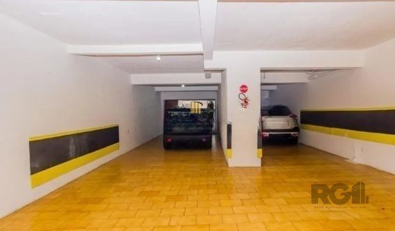 Casa com 7 Quartos e 6 vagas à Venda, 470 m² no Bairro Petrópolis