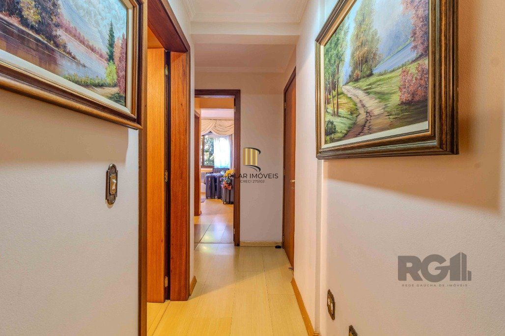 Apartamento 3 dormitórios e 2 vagas no Petrópolis, pertinho da Encol