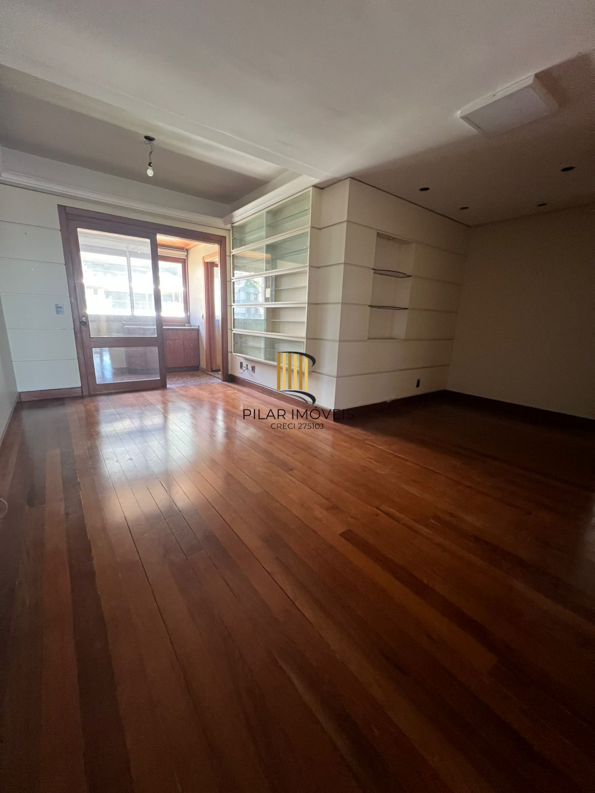 Alto Padrão no Bela Vista: 4 Dorms, Vista Rio, Lareira e 3 Vagas no Ed. Vercelli