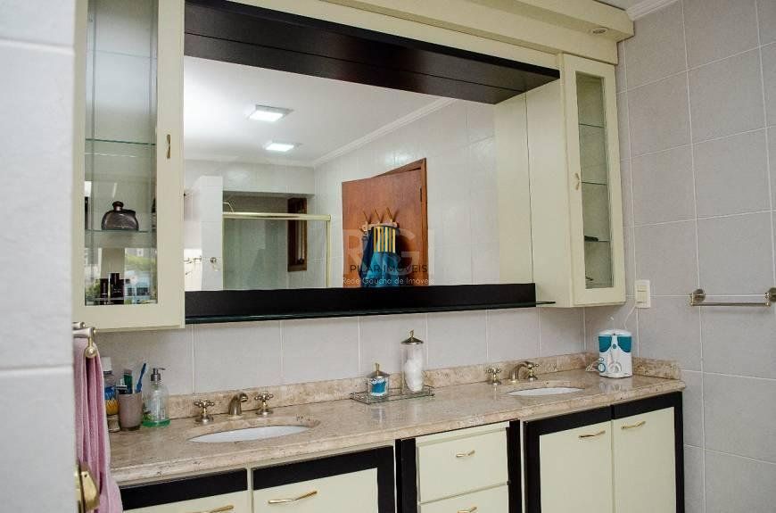 Casa com 5 dormitórios, 550 m² - para Comprar  -Vila Jardim - Porto Alegre/RS