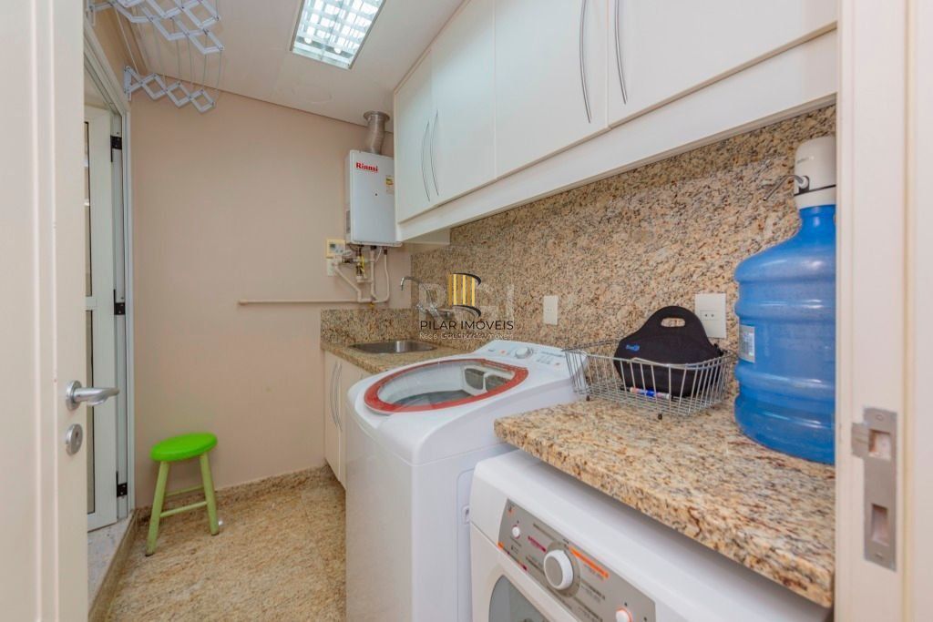 Casa para comprar Com 4 dormitórios , 431 m²- Três Figueiras - Porto Alegre/RS