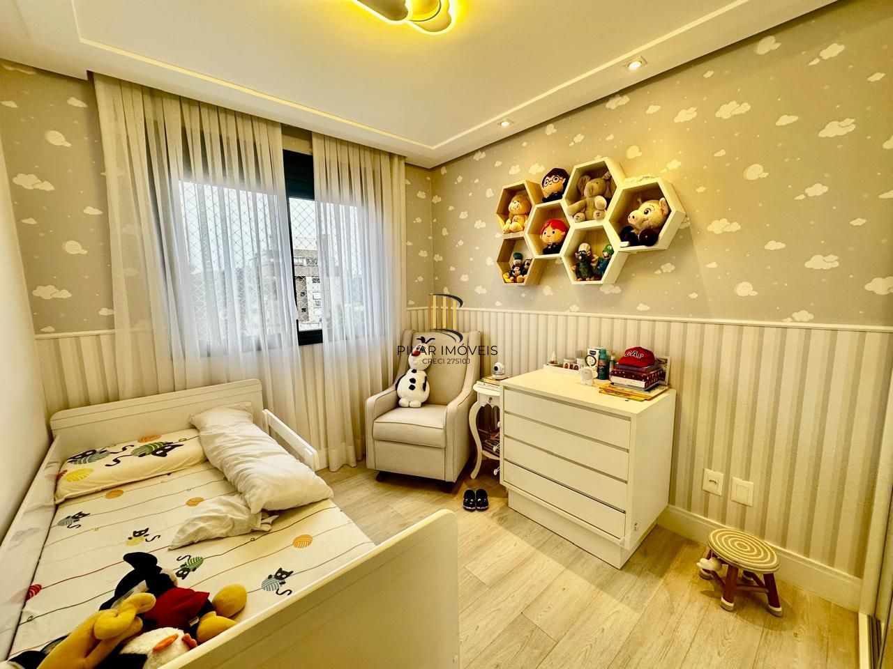 Apartamento com 102m² mobiliado - bairro Passo da Areia - POA/RS