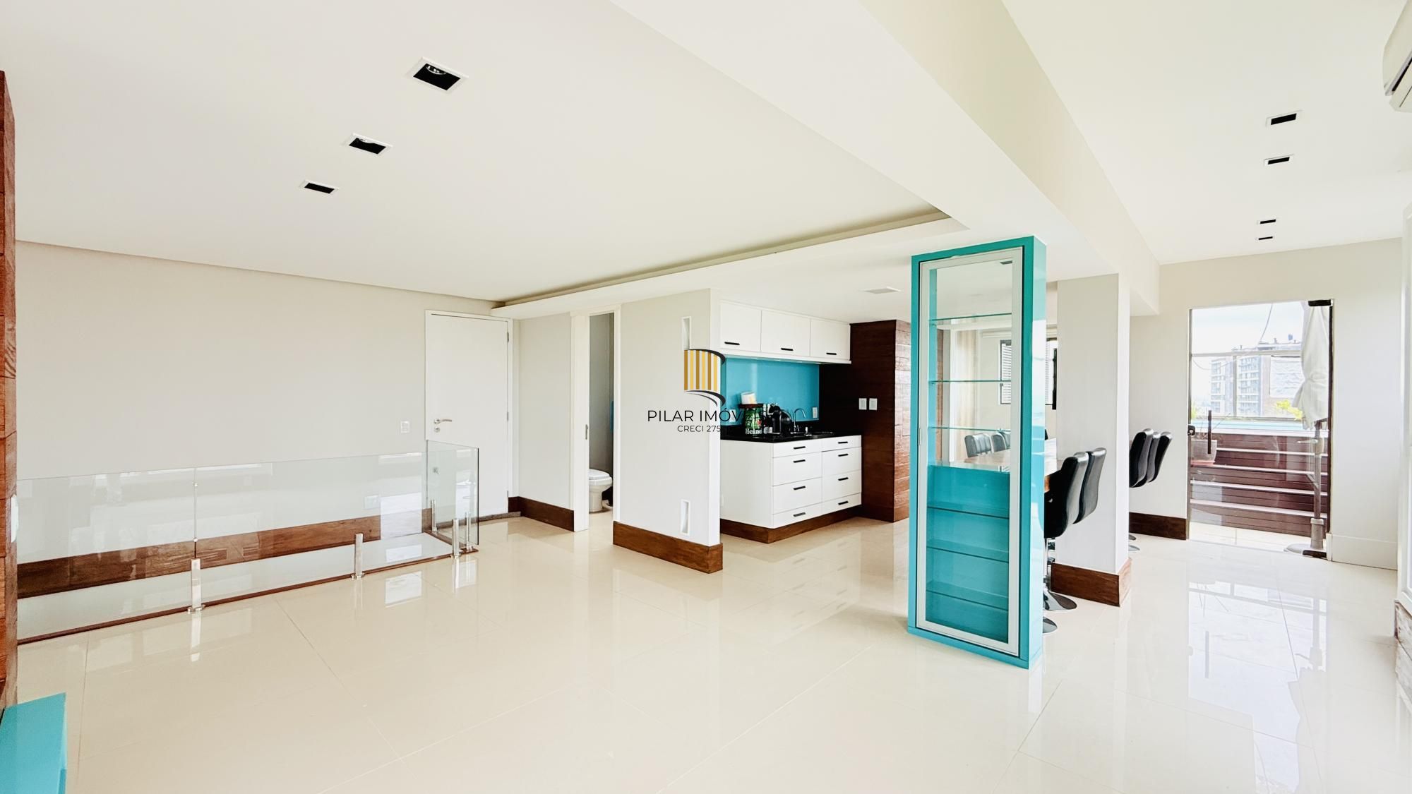 Cobertura Duplex de 318m com Piscina Privativa, Energia Solar e Vista Panorâmica