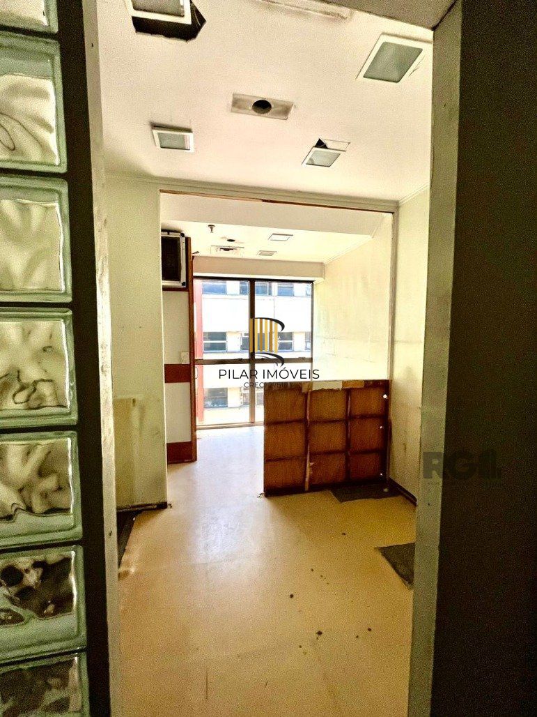 Sala à venda - 47,7m² - Bairro Auxiliadora em Porto Alegre - R$296.000,00