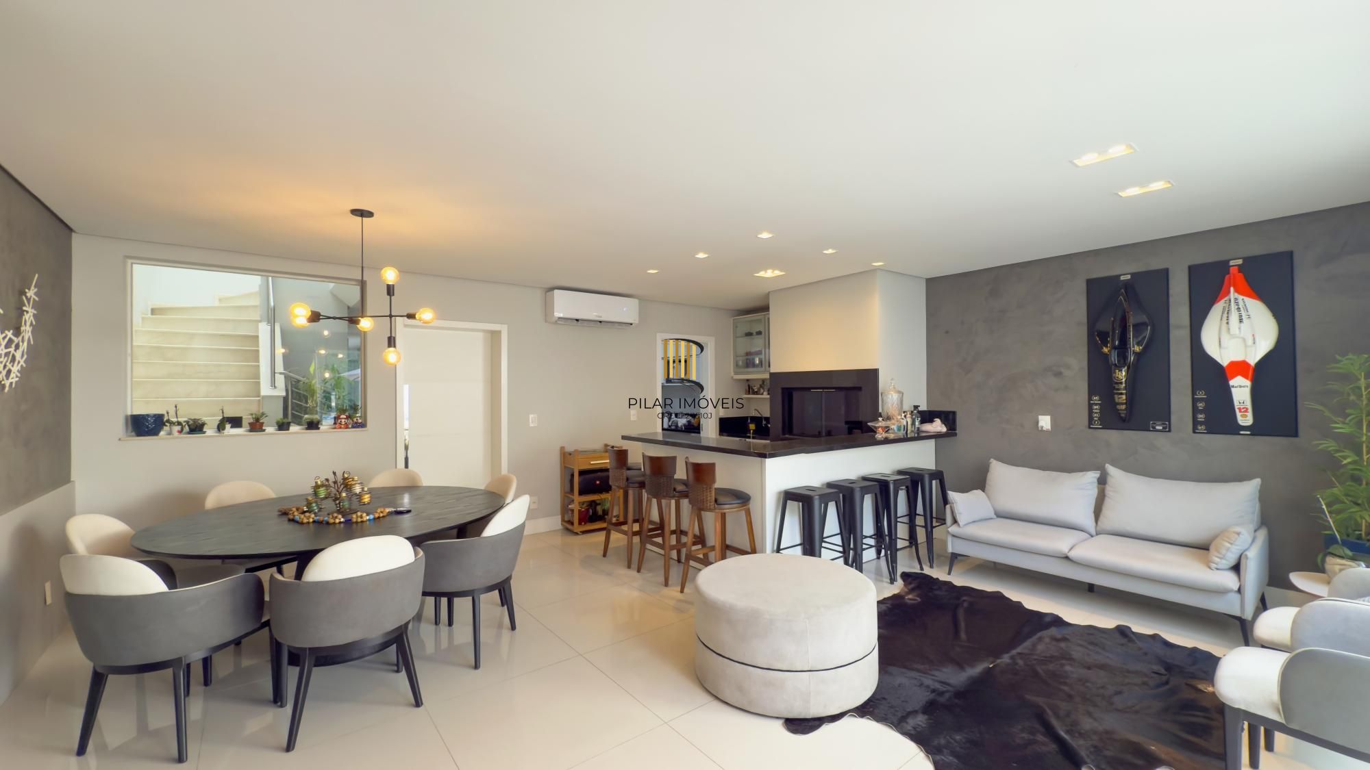 Casa para Comprar com 4 dormitórios, 386 m² - Chácara das Pedras - Porto Alegre