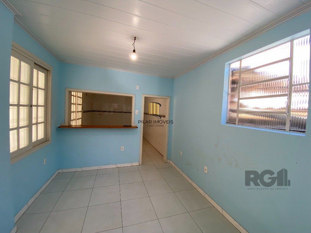 Casa para Comprar com 3 dormitórios no bairro Azenha