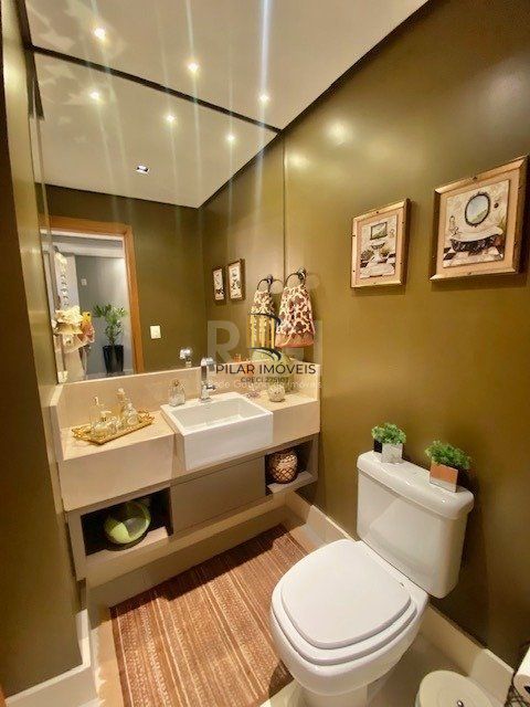 Excelente Casa para Comprar  com 3 Suítes no Bairro Chácara das Pedras