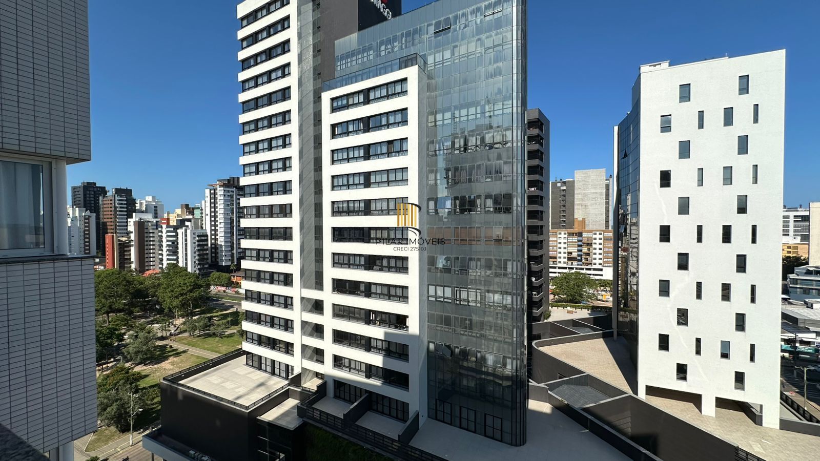 APARTAMENTO 3 DORMITÓRIOS MOBILIADO NO CENTRO DE TORRES RS