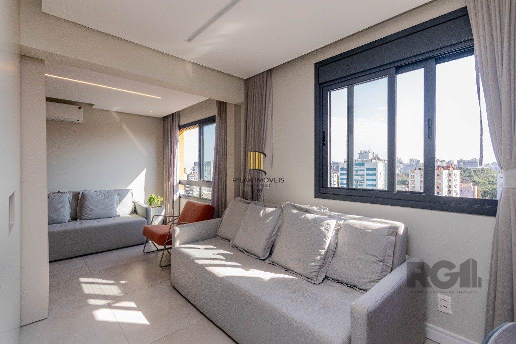 Apartamento á venda, 2 dormitórios, 2 vagas, no bairro Rio Branco, próximo à Redenção.