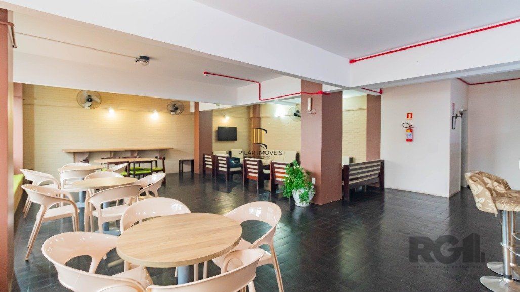 Apartamento para comprar ,  dois dormitórios, 1 vaga de garagem no Centro Histórico.