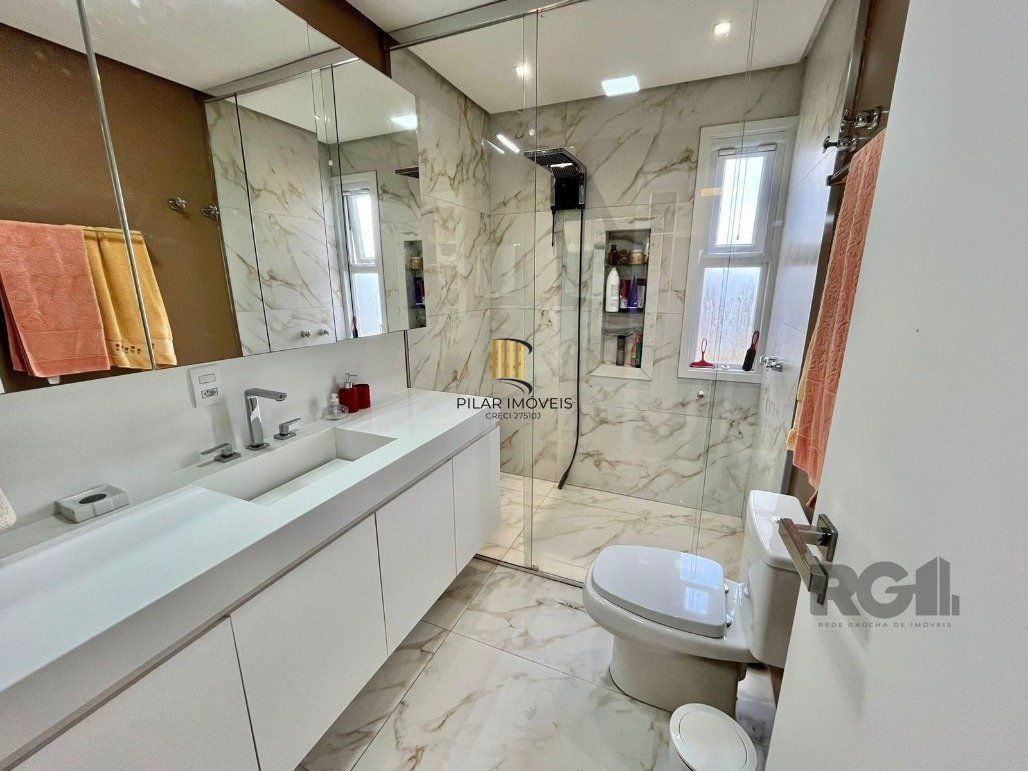 Casa para Comprar com 3 Suítes em Lote Molhado no Península Ponta da Figueira