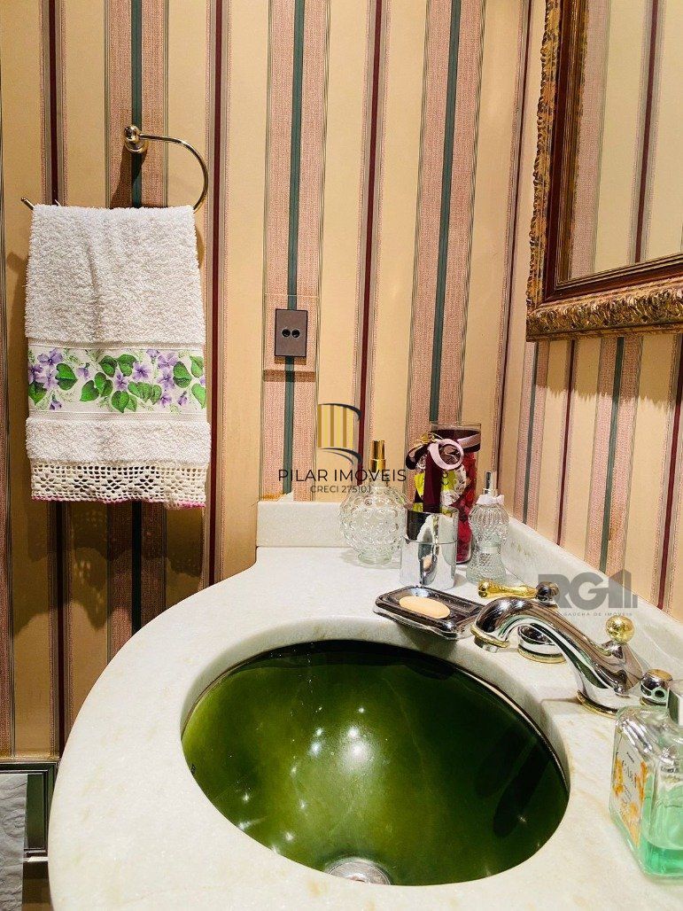 Casa excelente para Comprar  no Bairro Três Figueiras!!