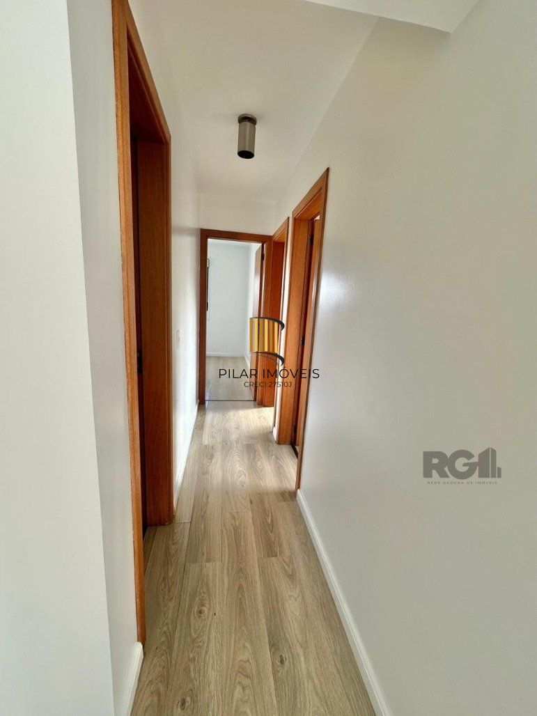 Apartamento no Residencial Urbano Ipiranga  a venda no bairro Partenon com 3 dormitórios sendo 1 suíte.