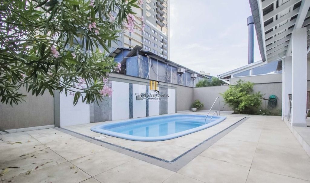 Casa Para Comprar  em condomínio com 5 quartos e 4 vagas no Jardim Botânico
