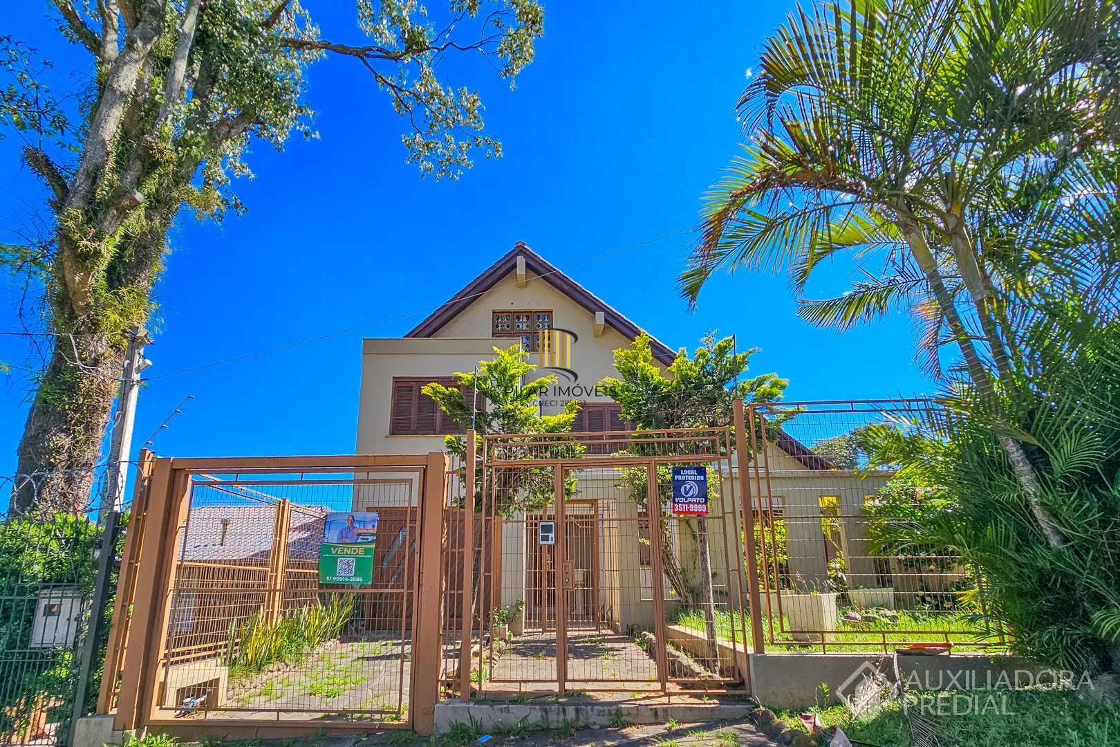 Excelente casa com 5 dormitórios no bairro Cristal