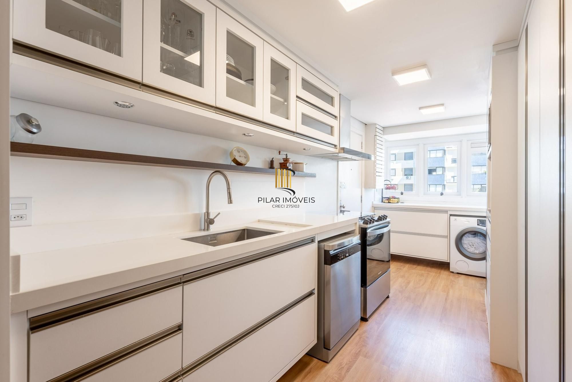 Apartamento de 3 dormitórios no bairro Mont'Serrat