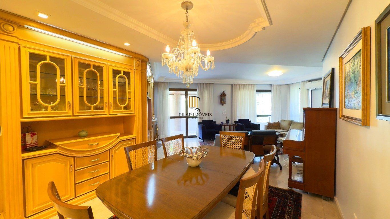 Apartamento semimobiliado com 2 suítes e 4 quartos no cobiçado bairro Bela Vista