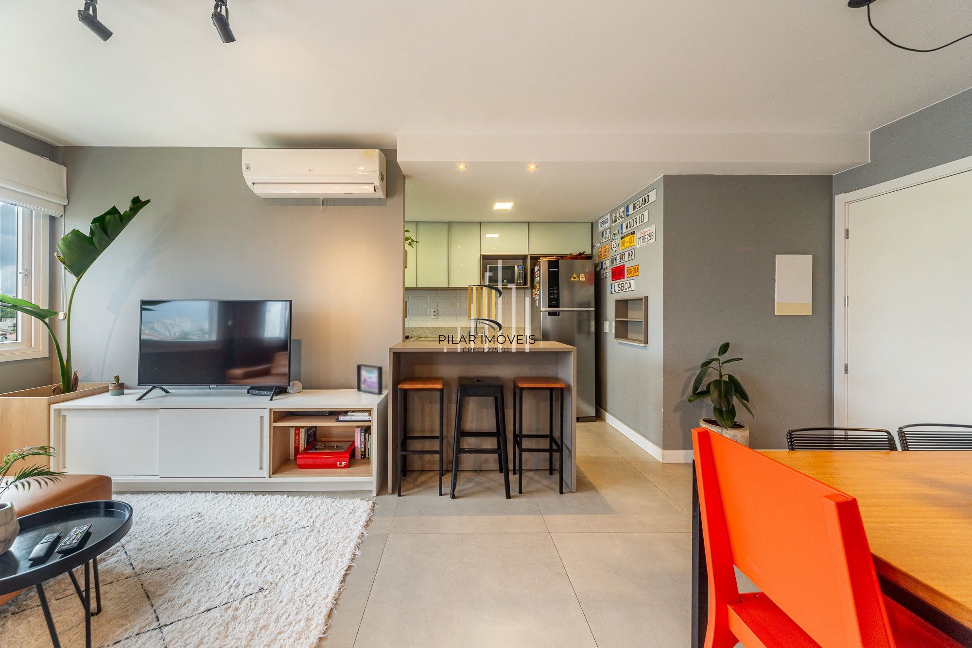 Apartamento mobiliado 60m² | 1 dormitório | Andar alto | Vista livre | 1 vaga