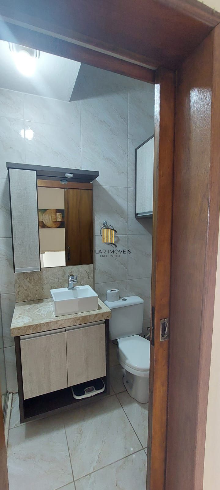 Boletto Imóveis vende casa em Canoas , 2 dormitórios, 1 banheiro, 1 lavabo, garagem para 2 carros,  com móveis fixos em MDF, em fino acabamento.