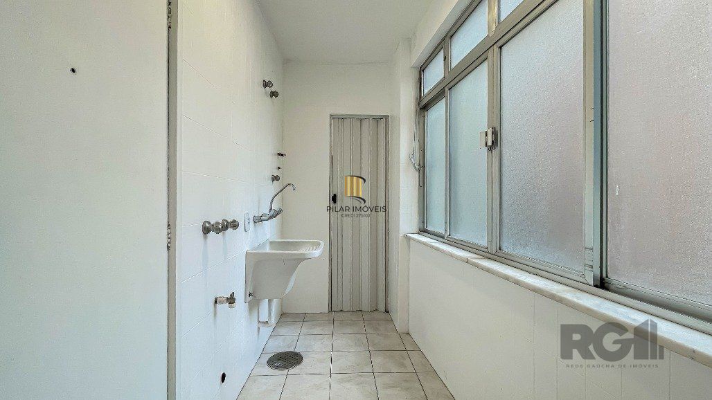 Apartamento para comprar ,  dois dormitórios, 1 vaga de garagem no Centro Histórico.