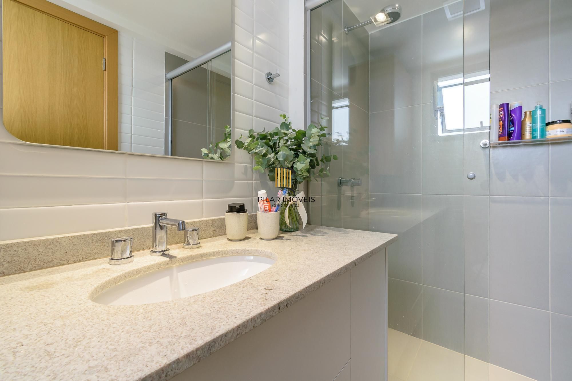 Apartamento com 2 dormitórios, 75m2 à venda no bairro farropilha