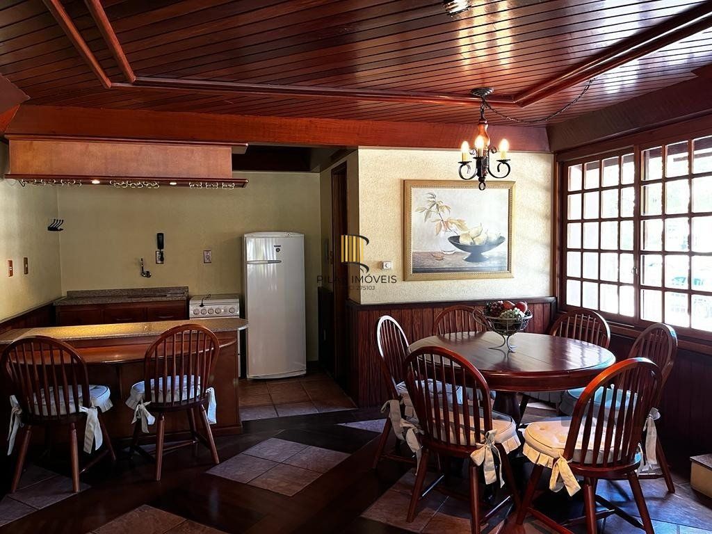 Cobertura duplex com 2 suítes e uma vaga para Comprar em Gramado.