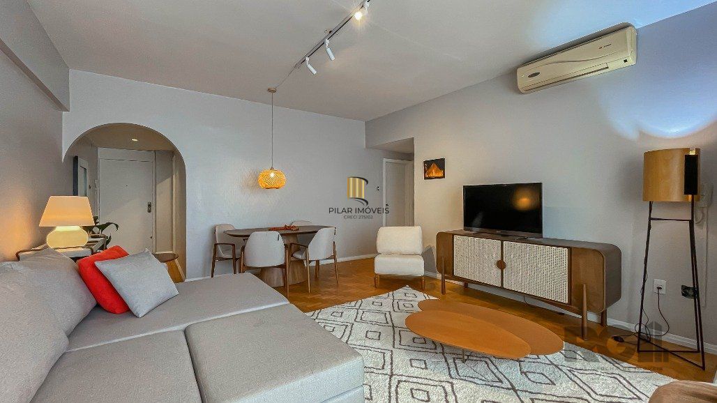 Apartamento para comprar ,  dois dormitórios, 1 vaga de garagem no Centro Histórico.