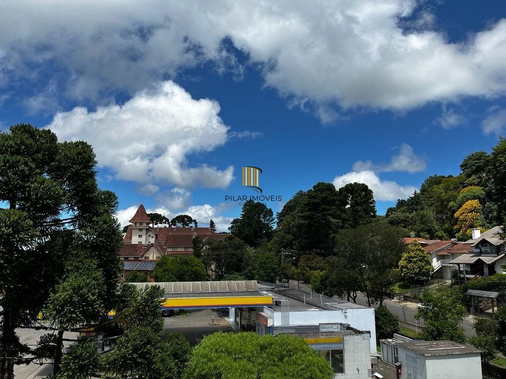 Cobertura duplex com 2 suítes e uma vaga para Comprar em Gramado.