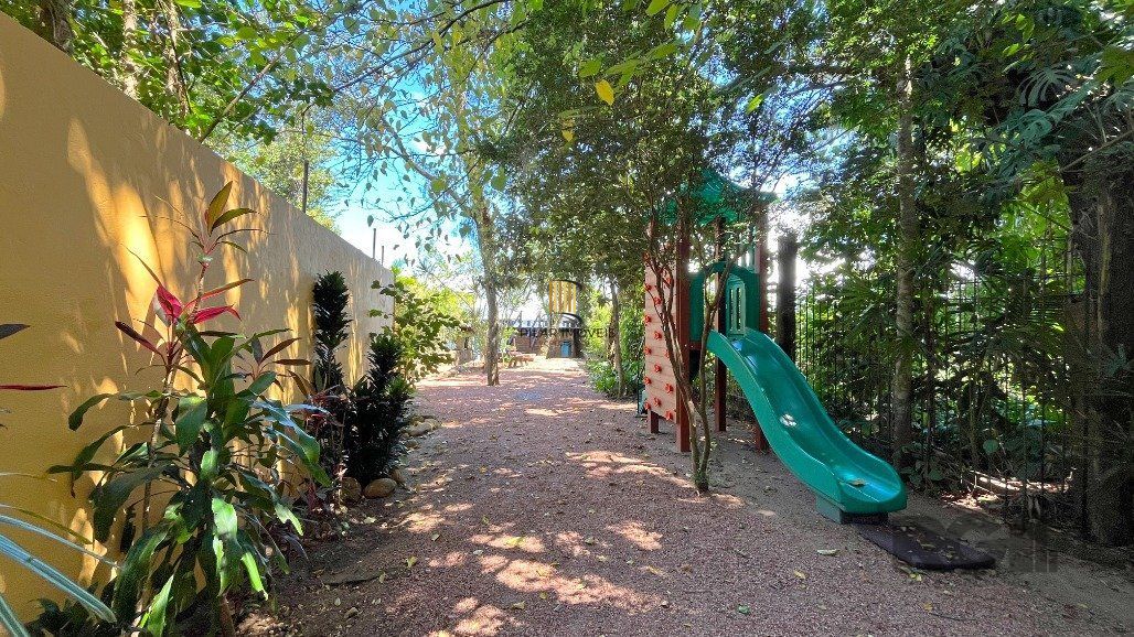 Casa em Condomínio para comprar  no bairro Tristeza com 3 dormitórios