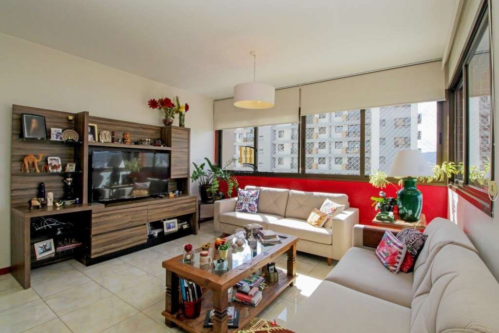 Apartamento 3 Dormitórios com Suíte, Churrasqueira e Excelente Vista Petrópolis