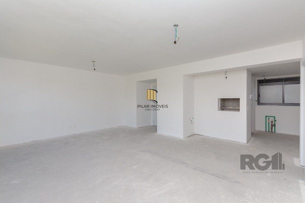 Apto de 3 suítes, andar alto, 115m² privativos com lavabo, cozinha americana e churrasqueira.