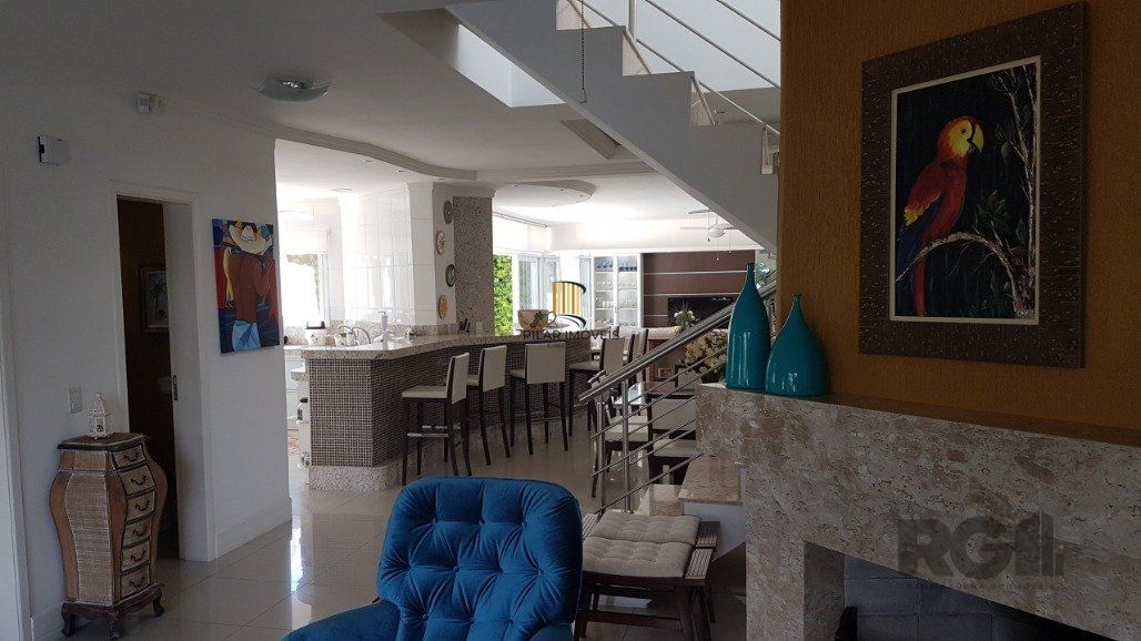 Casa para Comprar  no Condado de Capão com 5 suítes.