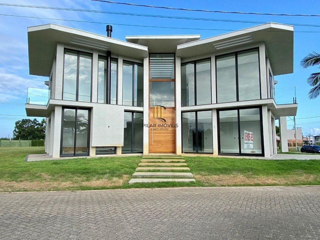 Mansão no Ocean Side para Comprar com  592m2 por R$ 5.200.000,00