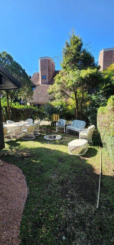 Casa Residencial para Comprar no centro de Gramado
