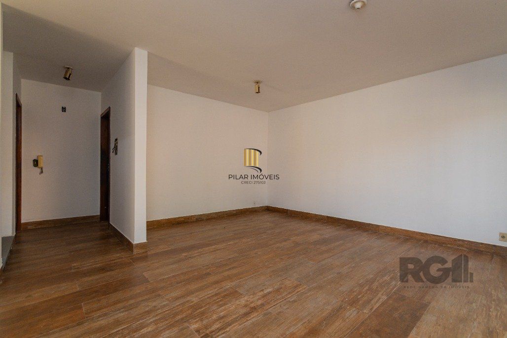 Casa/sobrado para Comprar com 4 dormitórios no bairro  Chácara das Pedras.